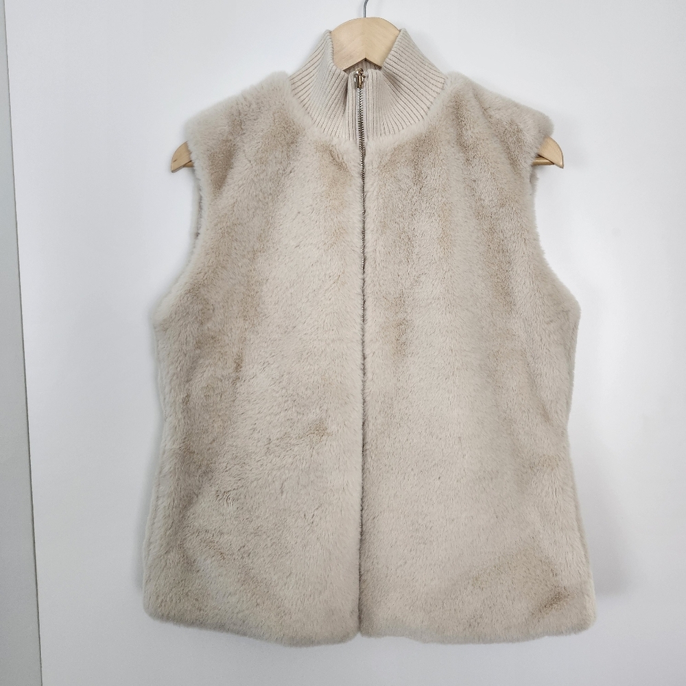 GUESS Women's Cream Faux Fur Reversible Full Zip Vest Size Small Chic Fashion‎